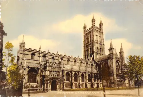B100482 Gloucester Cathedral from South UK