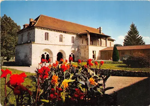 BR31361 St Porucain sur Sioule Abbaye st Gilbert de Neuffonts france