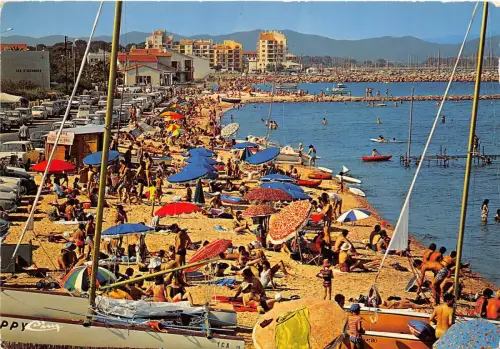 BR31636 Hyeres le port plage de l hippodrome france