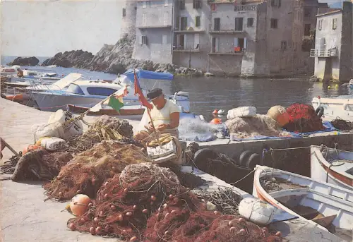 BR20966 Pecheur repariert Filets Angeln