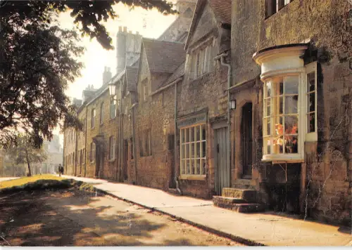 B103130 the bow window chipping compden gloucestershire uk