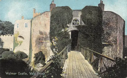 uk27340 walmer castle west front uk