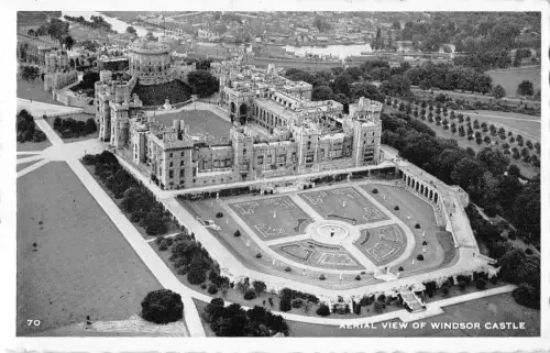 uk3920 the airerial view of windsor castle berkshire real photo uk