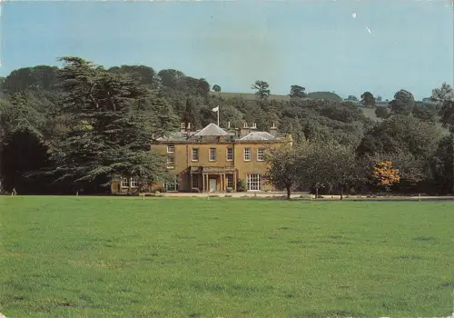 BR91666 Crickethaus Cricket St Thomas Wild Life Park Sport UK