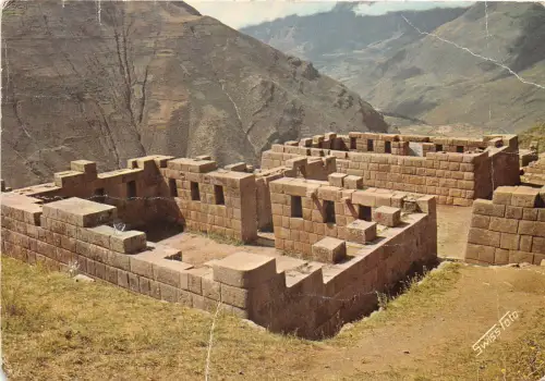 BR25454 Pisac los ruinas en la cumbre 2 scans peru