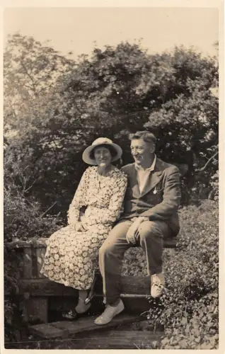 Lot315 Sozialgeschichte Echtfoto Paar UK