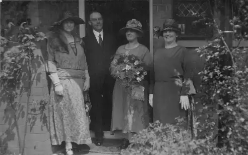 Lot315 Sozialgeschichte Echtfoto Familie Echtfoto UK