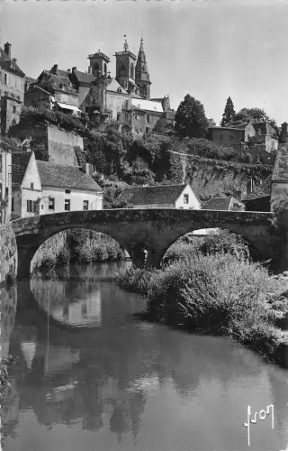 B106661 Frankreich Semur en Auxois L'Armancon Eglise