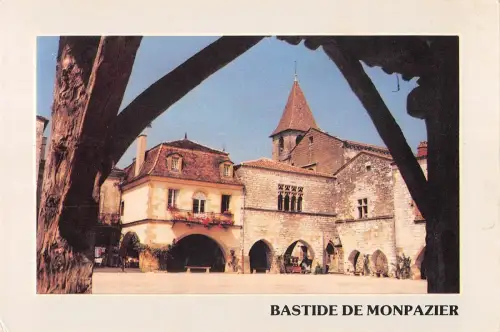 BT8739 Bastide de monpazier la place France