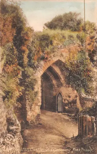 uk18963 castle old gateway launceston uk