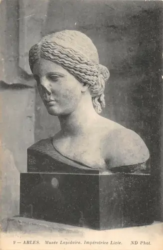 B105351 Frankreich Arles Musee Lapidaire Imperatrice Livie Statue