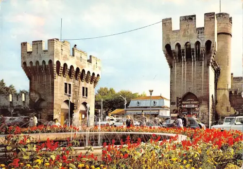 BT6569 Avignon porte de la republique Frankreich