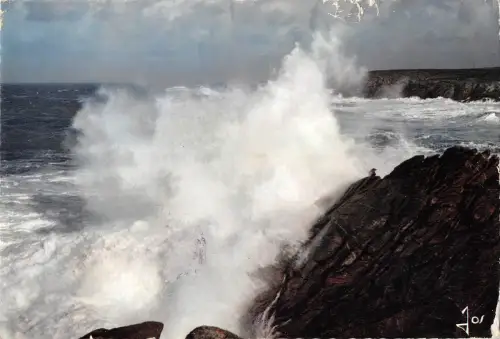 BT4887 Bretagne tempete sur la cote bretonne Frankreich