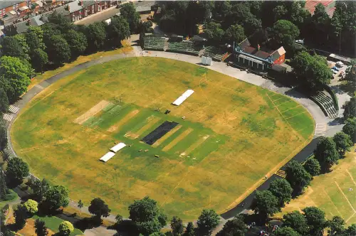 uk39964 queens park chesterfield sport uk