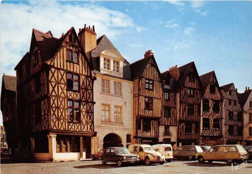 BR21630 Tours la place Plumereau france