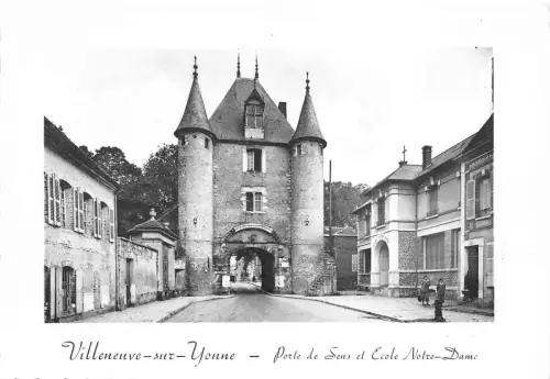 BR11762 Villeneuve sur Yonne Porte de sens et ecole france Echtfoto