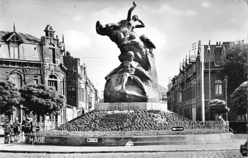 BR50568 Monument jehan de boulogne Douai Frankreich
