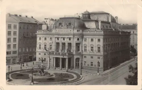 B106980 Tschechische R. Mestske Divadlo Statue Brunnen praga praha prag
