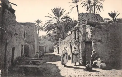 BF8682 une rue du vieux biskra types algeria Algeria