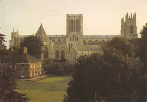 BR90687 York Minster aus dem Norden Großbritanniens
