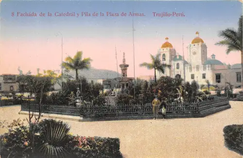 B86383 fachada de la catedral y pila de la plaza de armas trujillo peru