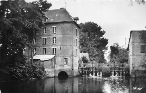 BR28413 Crecy sur Serre la cascade du moulin france
