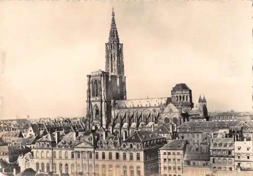 BR49406 vuegenerale et la cathedrale Strasbourg Frankreich