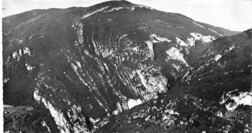 BR57229 Pir calcaire au nord du lac du Bourget 14x7cm Frankreich