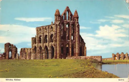 uk8432 whitby abbey uk