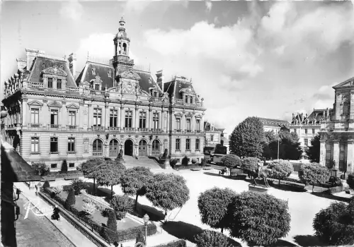 BR19435 Vannes l hotel de ville france