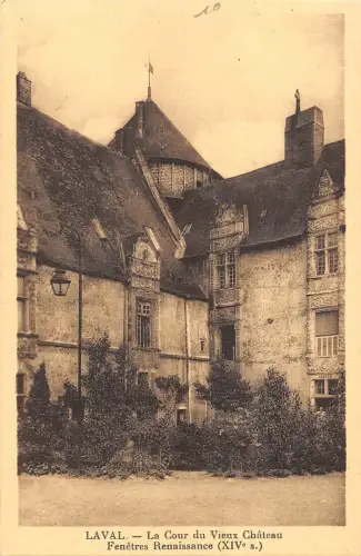 BF6263 la cour du vieux chateau laval france Frankreich