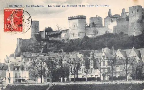 BF3166 chinon le chateau la tour du moulin et la to france