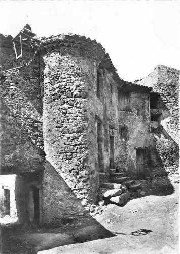 BR11375 Tourtour un rue de vieux village france Echtfoto