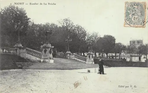 BF4279 niort escalier de la breche France