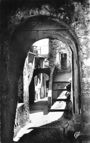 BR20529 Menton une vieille rue France