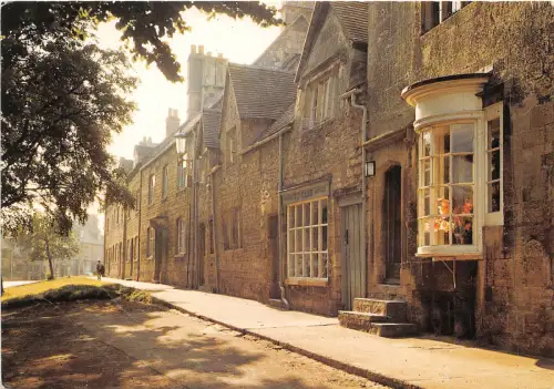 uk50219 Bogenfenster Abplatzer Campden Gloucestershire UK