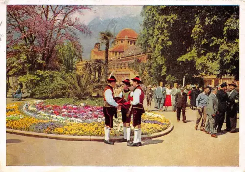 BG3213 Meran Meran Kurpromenade Typen Folklore CPSM 15x9,5cm Italien