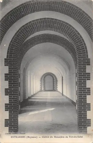 BF9349 entrammes mayenne cloitre du monastere de port du france Frankreich