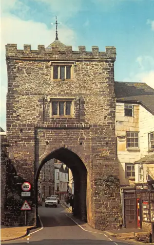 uk52141 south gate arch launceston uk