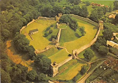 uk45326 pickering castle yorkshire uk