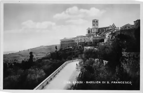 BR18708 Basilica di S Francesco Assisi Italien