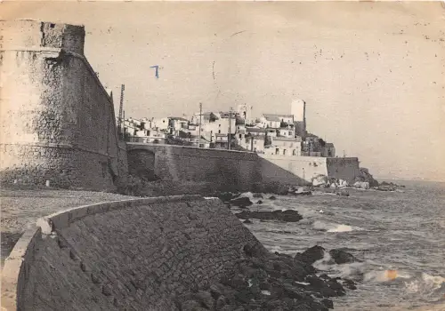 BR28467 Antibes La Vieille Ville et les Remparts france