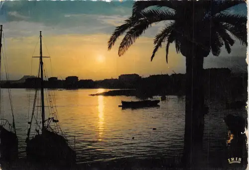 BR22201 Saint Raphael coucher de soleil de la mer france