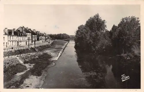 BR17504 Chatelleraulty Les quais et la Vienne Frankreich