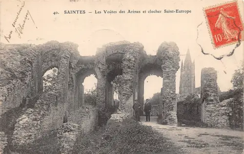 BF4142 saintes les voutes des arens et clocher sa france