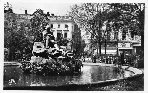 BR10504 Toulouse Statue du Poete Goouli et rue Lafayette france