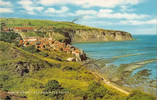 uk11361 robin hoods bay and ness point uk