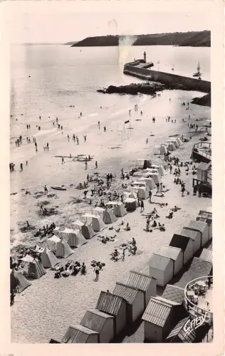 BR28969 Binic la plage de l avant port france