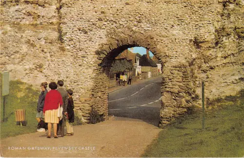 uk18382 roman gateway pevensey castle uk