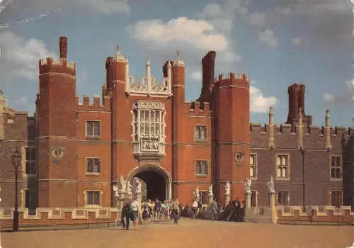uk2128 hampton court palace middlesex the great gatehouse real photo uk